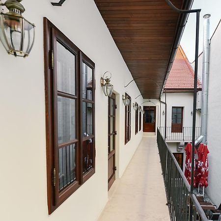 Le Petit Paris Hotel Cluj-Napoca Luaran gambar