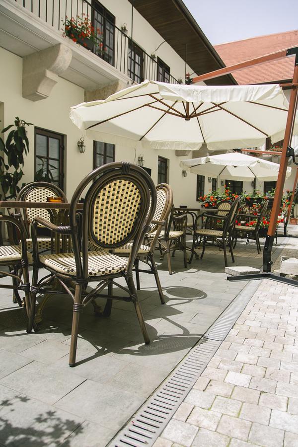 Le Petit Paris Hotel Cluj-Napoca Luaran gambar
