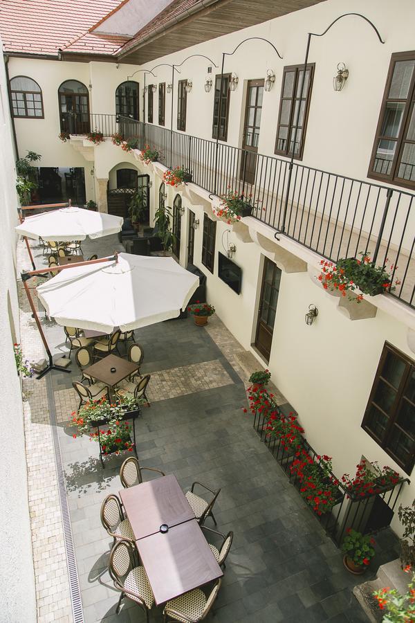 Le Petit Paris Hotel Cluj-Napoca Luaran gambar